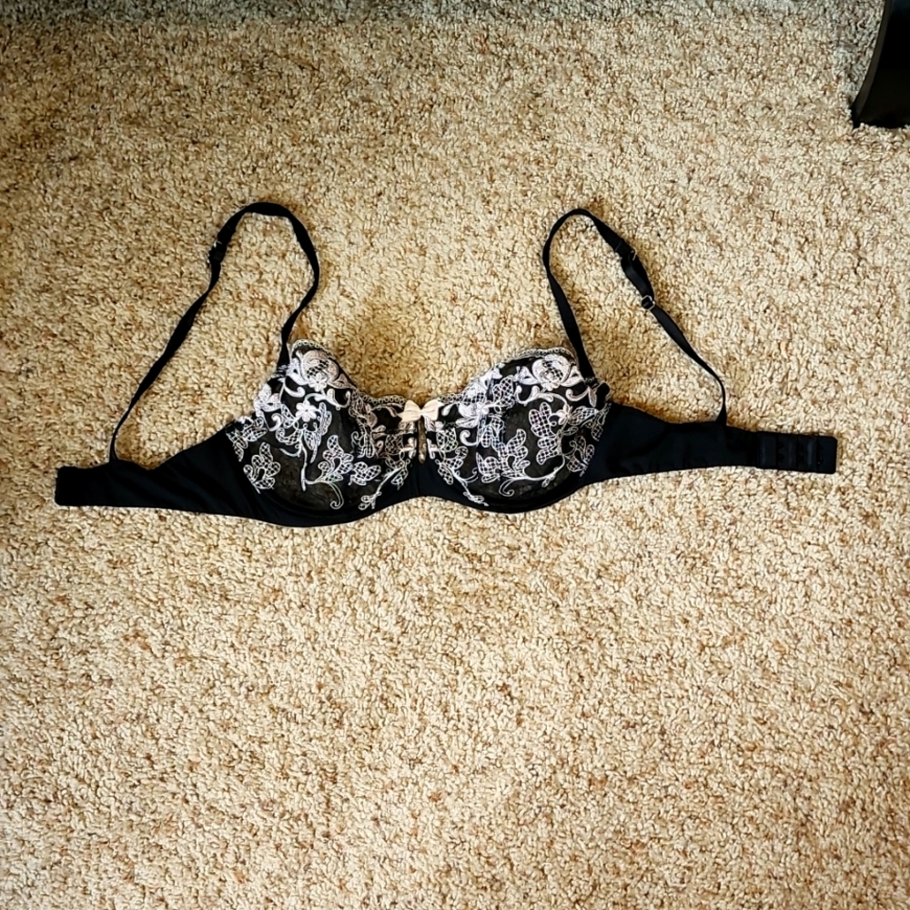 Lace Bra, 32D - Picture 1 of 4